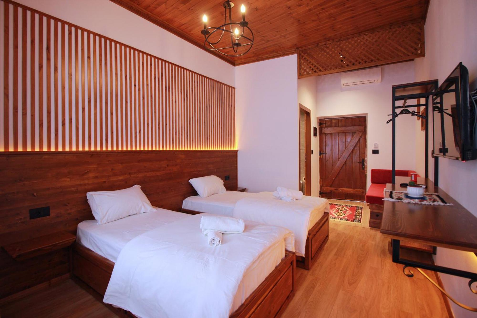 Grey Stone Hotel Gjirokaster Exterior photo