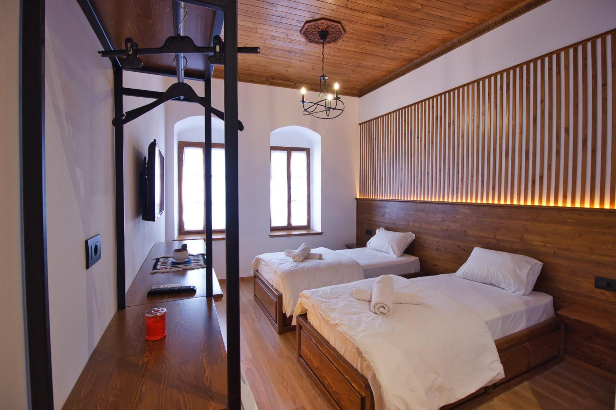 Grey Stone Hotel Gjirokaster Exterior photo